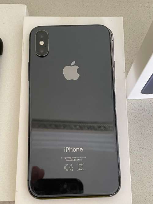 ## iPhone X64 GB - Space Grey## - condition 9/10 with 3 x apple leather cases + 2 x mont blanc cases