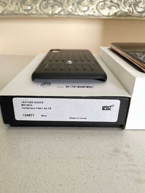 ## iPhone X64 GB - Space Grey## - condition 9/10 with 3 x apple leather cases + 2 x mont blanc cases