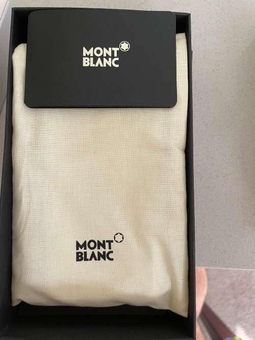 ## iPhone X64 GB - Space Grey## - condition 9/10 with 3 x apple leather cases + 2 x mont blanc cases
