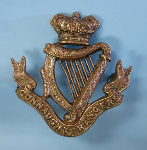 Connaught Rangers Cap Badge QVC  *Kip 695*