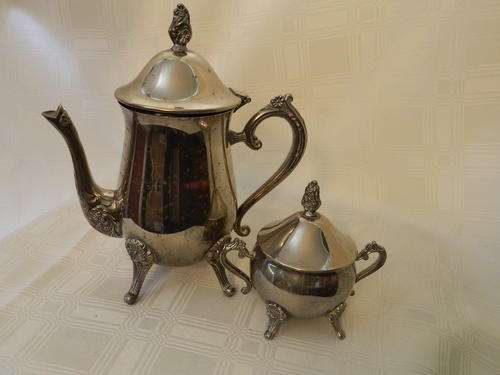 Stunning very heavy Tea Pot and sugar bowl!