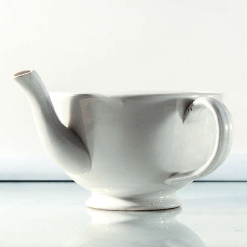 VINTAGE WHITE FEEDING CUP