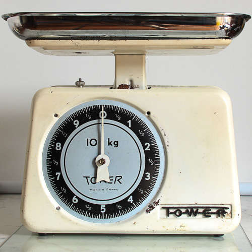 VINTAGE RETRO TOWER SCALE