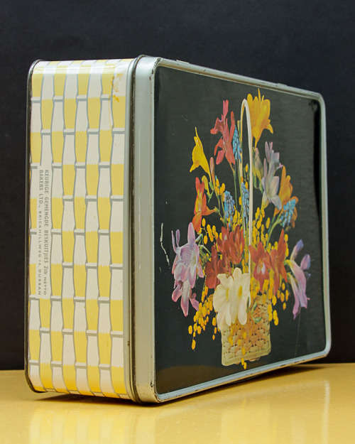 VINTAGE BAKERS LTD., BRACKHILL RD., DURBAN  2lb. BISCUIT TIN