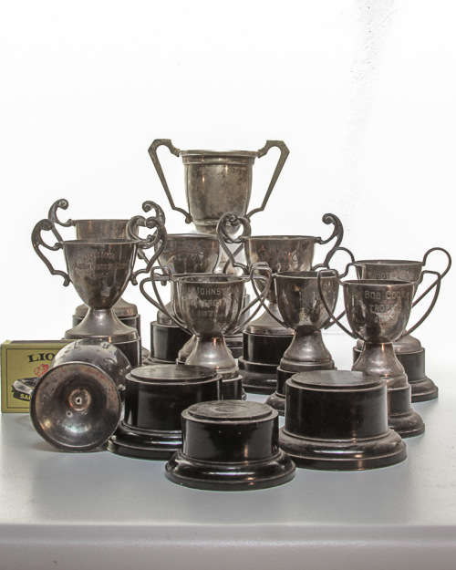11 VINTAGE TROPHY - 1 LOT