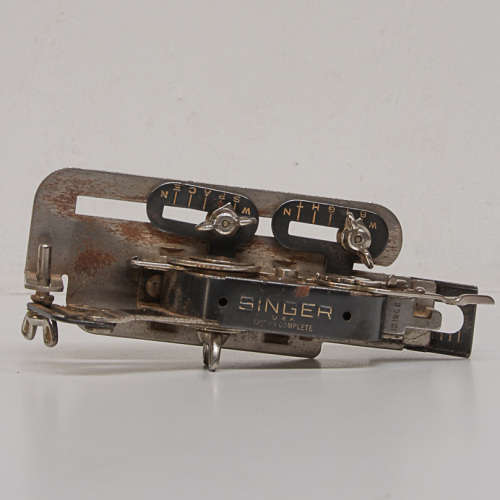 SINGER VINTAGE BUTTONHOLE ATTACHMENT 121795