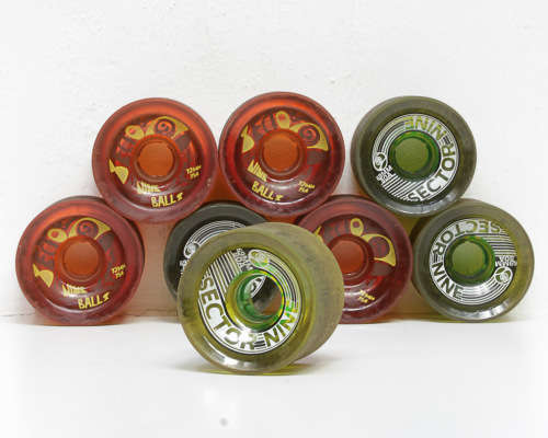 8 SKATEBOARD WHEELS, 1 LOT