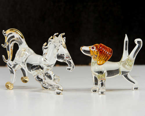 VINTAGE GLASS ORNAMENTS, DOG, HORSE, 2 HORSE DRAWN CARTS IS IT MURANO?- 1 LOT
