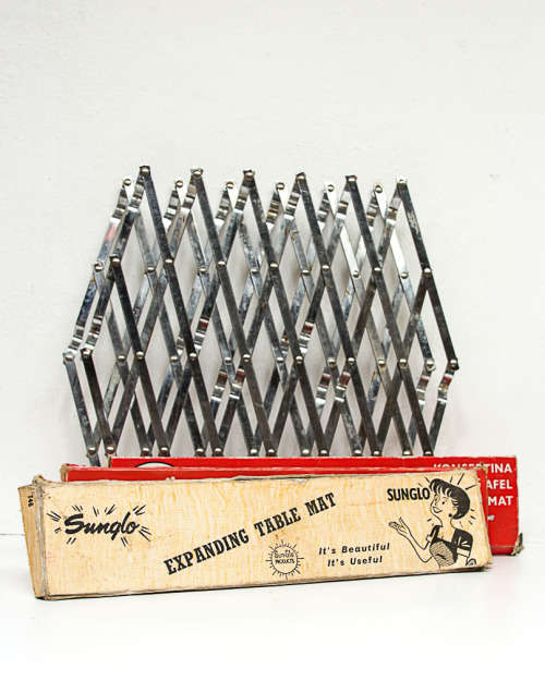 VINTAGE CHROMED IDEAL EXPANDING MATS, 4 MATS, 3 BOXES, 1 LOT