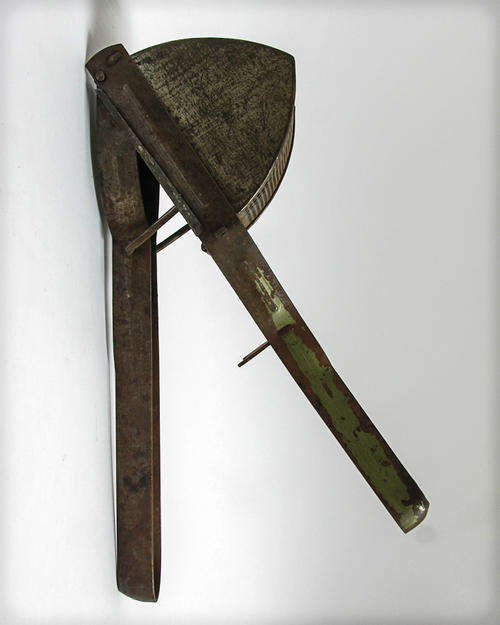 VINTAGE POTATO MASHER x1