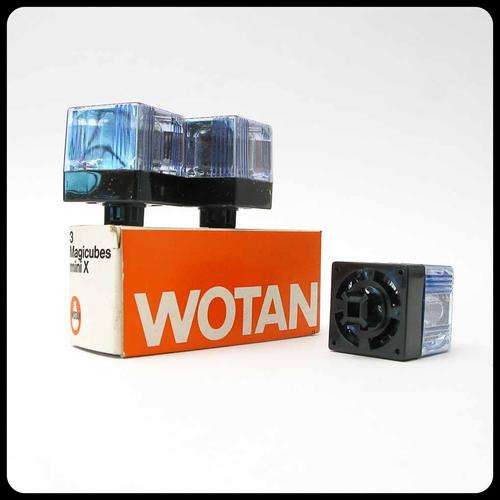 VINTAGE WOTAN MAGICUBE MINI X FLASH CUBES x1 BOX !