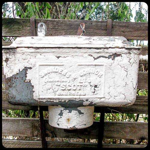 VINTAGE TOILET CISTERN CAST IRON x1