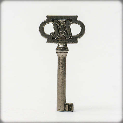 VINTAGE S&S KEY