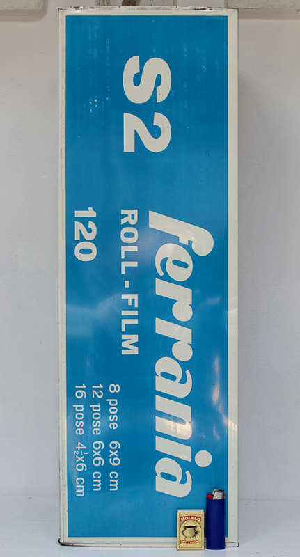 RARE FERRANIA ITALY ROLL-FILM 120 S2 PHOTOGRAPHIC DISPLAY IN GOOD CONDITION.
