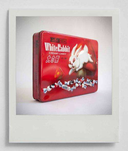 WHITE RABBIT ROLLS TIN