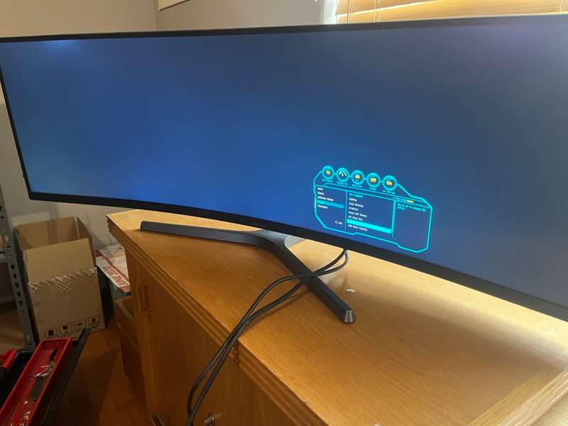 Samsung C49RG90 49` QLED 120Hz FreeSync 2 Curved Gaming Monitor