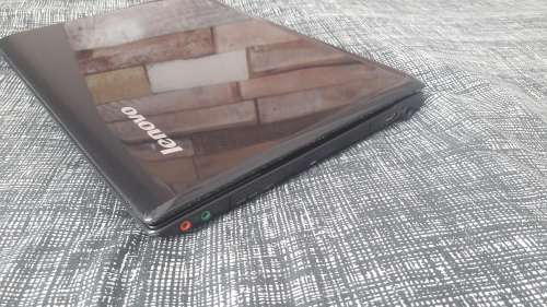 Laptop Lenovo i3 - 15.6 inch screen - Windows 10 - 700GB - 3GB Ram