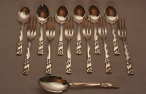 Silver plated teaspoons and cake forks