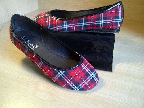 Red and black checked pumps
