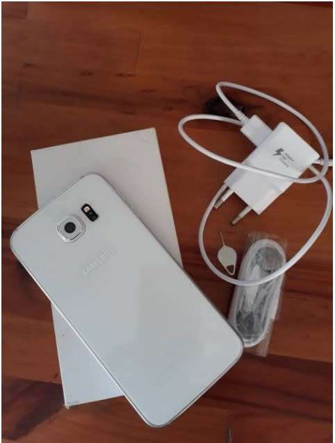 Samsung Galaxy S6 32 GB As NEw - works 100%. Really passes as NEW.