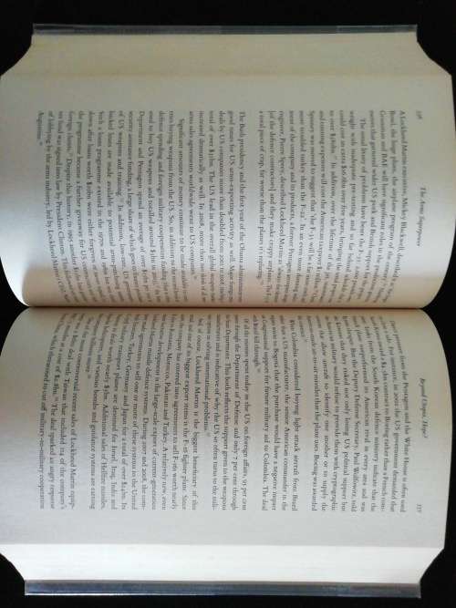 The Shadow World - Inside the Global Arms Trade /  Andrew Feinstein
