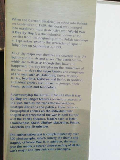 World War II Day by Day  /  Peter Darman