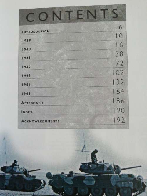 World War II Day by Day  /  Peter Darman