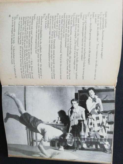 Verkiesing Sonder Politiek! :`n Ligte satire in drie bedrywe / Gerhard J. Beukes (1956)