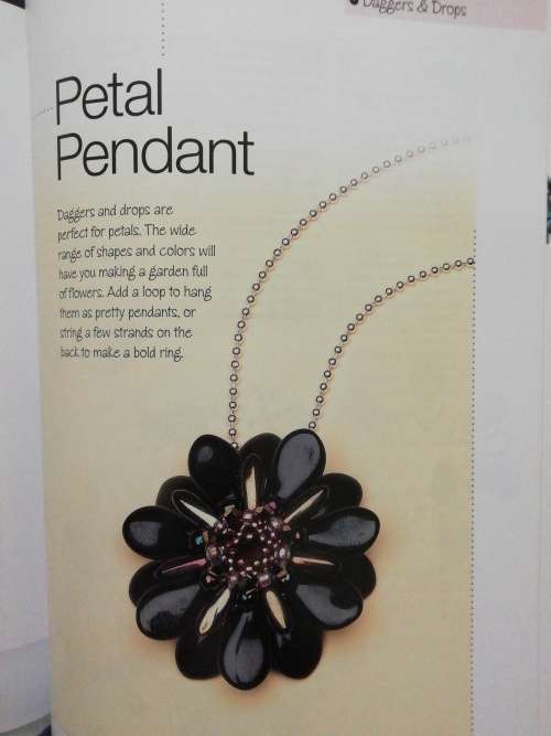 GREAT DESIGNS FOR SHAPED BEADS  /  Anna Elizabeth Draeger