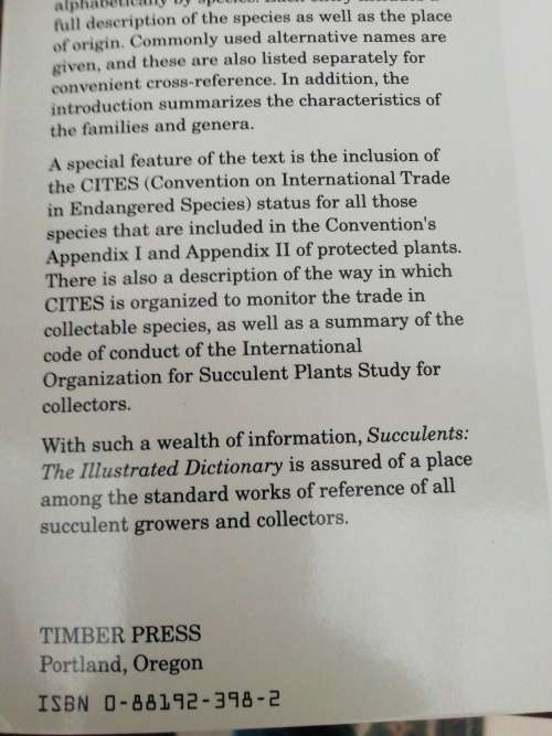 Succulents: The Illustrated Dictionary Sajeva, Maurizio, Constanzo, Mariangela