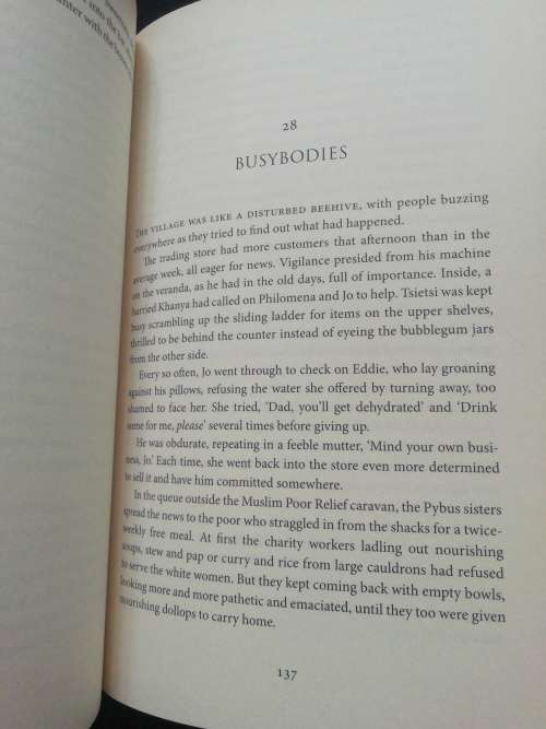 The Miracle of Crocodile Flats / Jenny Hobbs