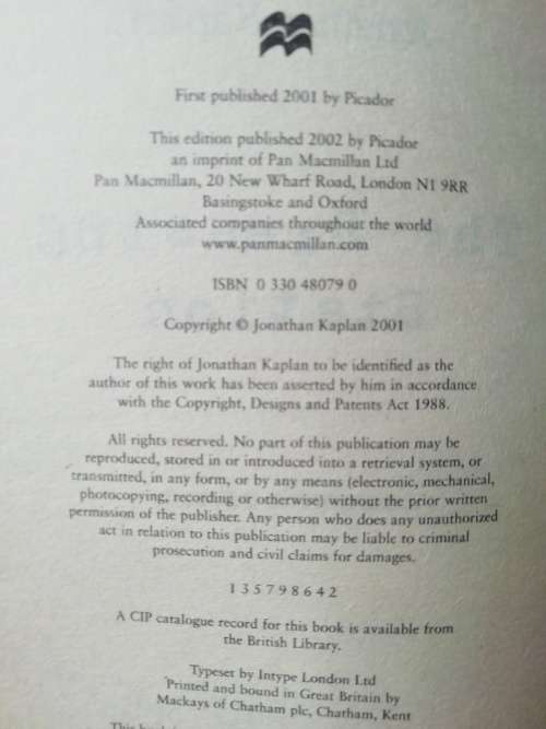 The Dressing Station / Jonathan Kaplan