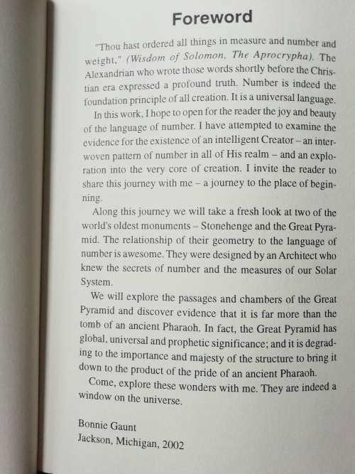 STONEHENGE AND THE GREAT PYRAMID / Bonnie Gaunt