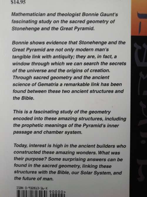 STONEHENGE AND THE GREAT PYRAMID / Bonnie Gaunt