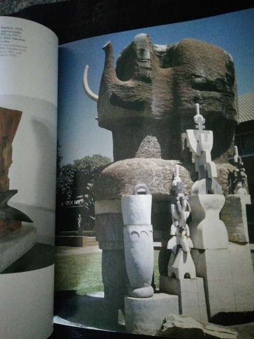ANGAZA AFRIKA: African Art Now / Chris Spring