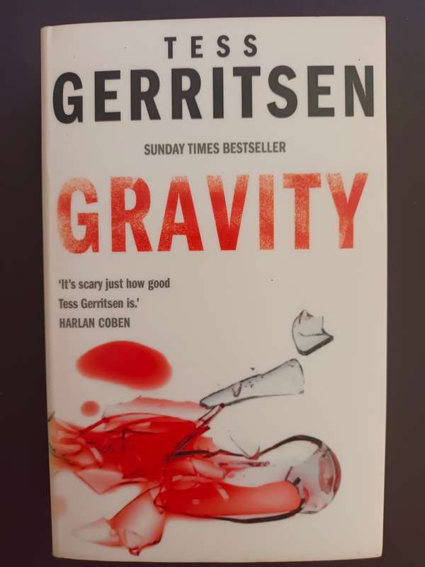 GRAVITY / Tess Gerritsen