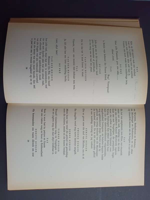 VERGELEGEN / D. J. Opperman