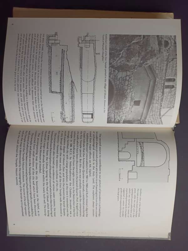 CARTA`s HISTORICAL ATLAS OF JERUSALEM / Dan Bahat