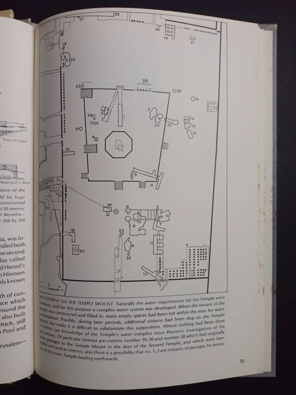 CARTA`s HISTORICAL ATLAS OF JERUSALEM / Dan Bahat
