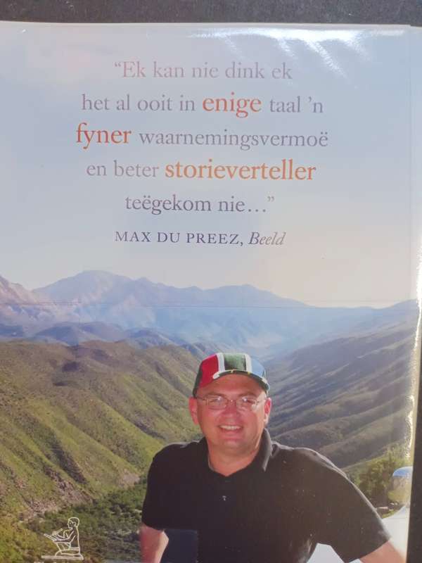 ONDER DIE RADAR / Dana Snyman