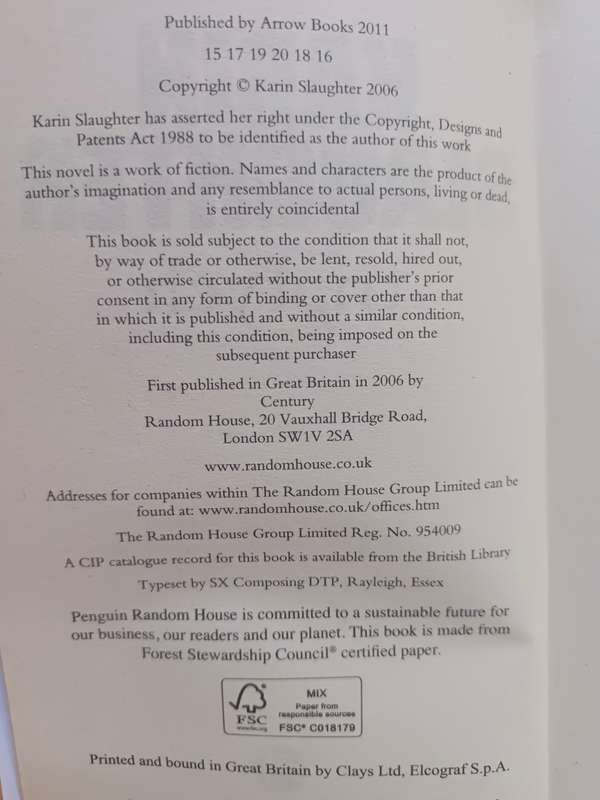 Triptych / Karin Slaughter