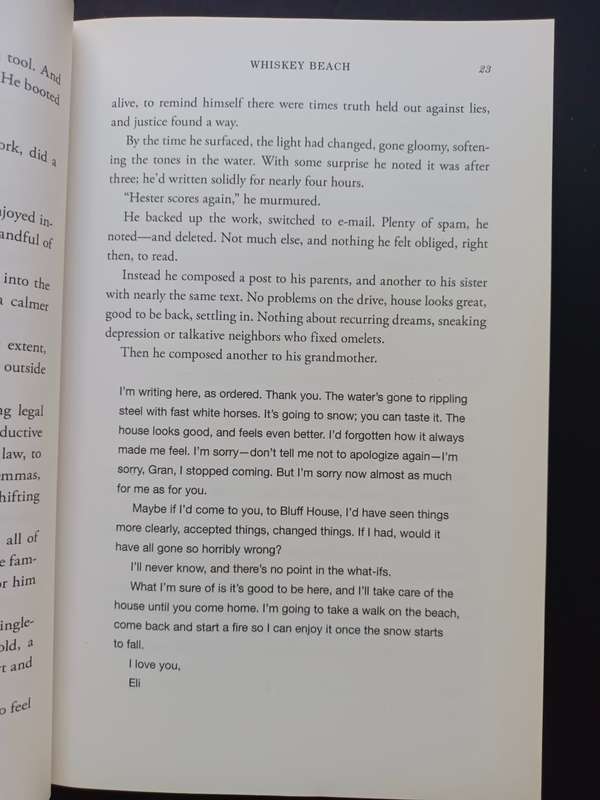 WHISKEY BEACH / NORA ROBERTS