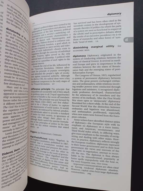 The Concise Oxford Dictionary Of Politics / McLean, Iain & McMillan, Alistair