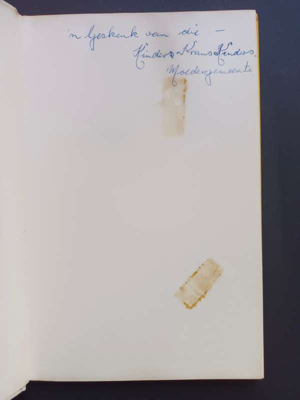 `n Rusplek langs die pad / John van der Berg
