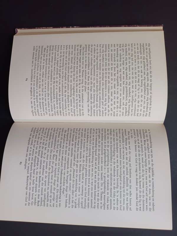 RONDOM DIE MIDDELEEUE / Marthinus Versfeld