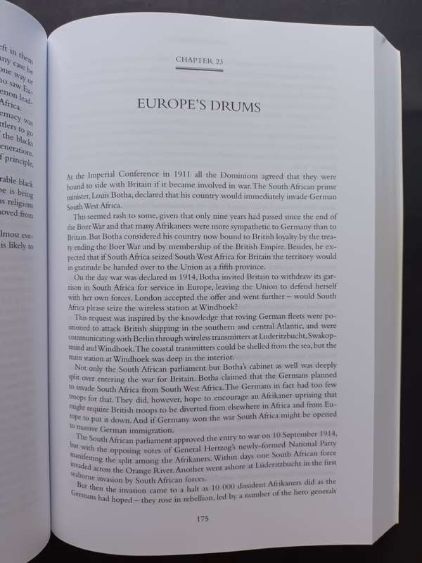 THE WHITE AFRICANS : FROM COLONISATION TO LIBERATION / GERALD L`ANGE