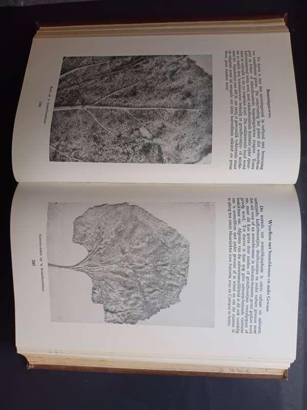 Hulpboek vir Boere in Suid-Afrika Deel I tot III  Published by Staatsdrukker, Pretoria, 1957