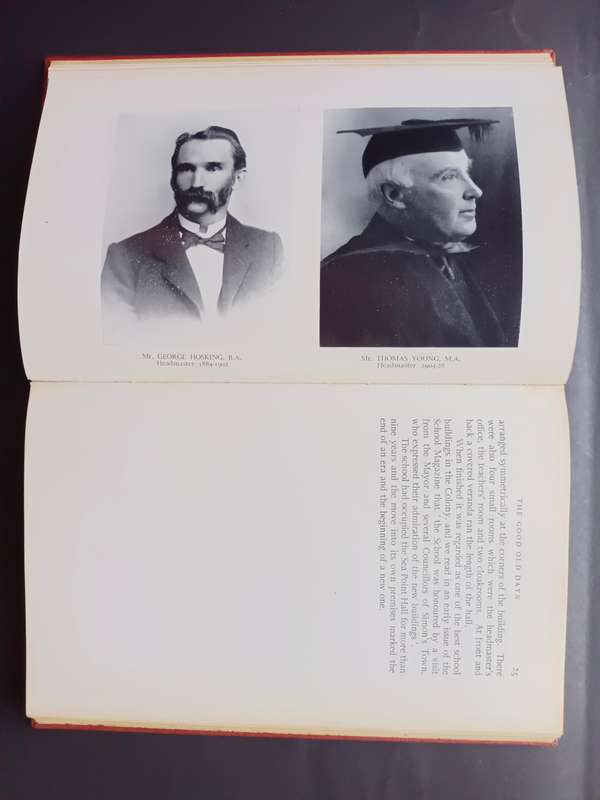 BENEATH THE LION BOLD : THE STORY OF THE GREEN AND SEA POINT BOY`S HIGH SCHOOL / FRANK QUINN