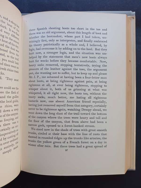 GREEN HILLS OF AFRICA / ERNEST HEMINGWAY