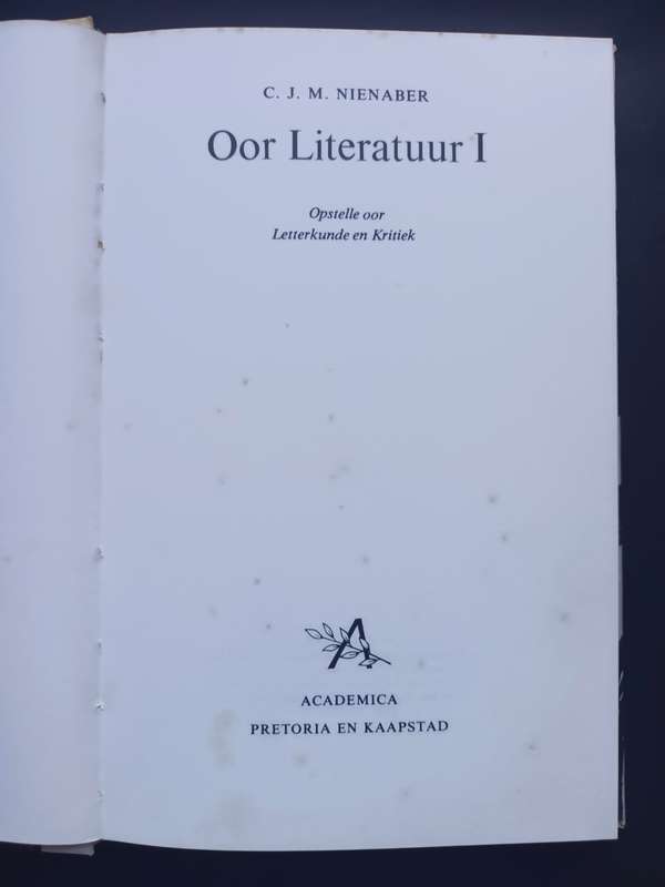 Oor literatuur 1 / C.J.M Nienaber